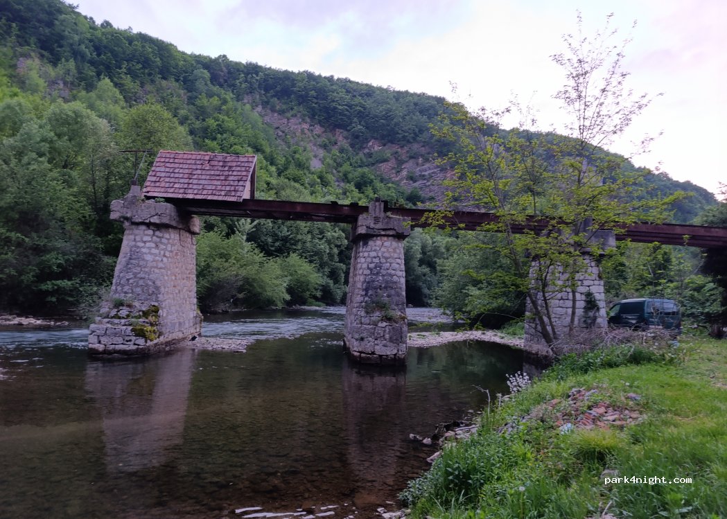 (417615) Vadu Crisului - Unnamed road — foto