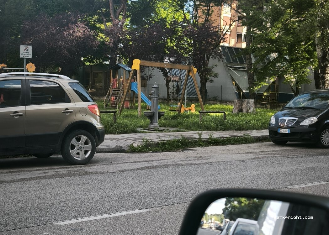 (61122) Pesaro - 24 Via Milazzo — foto