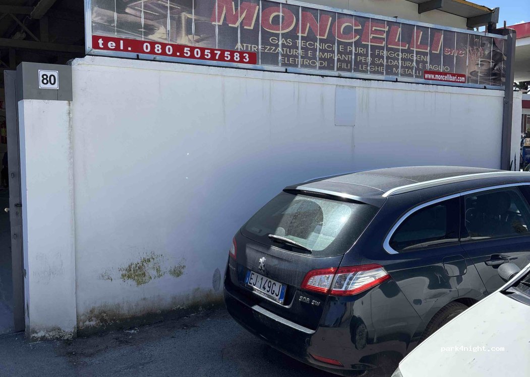 (70132) Bari - 80 Via Bruno Buozzi — foto