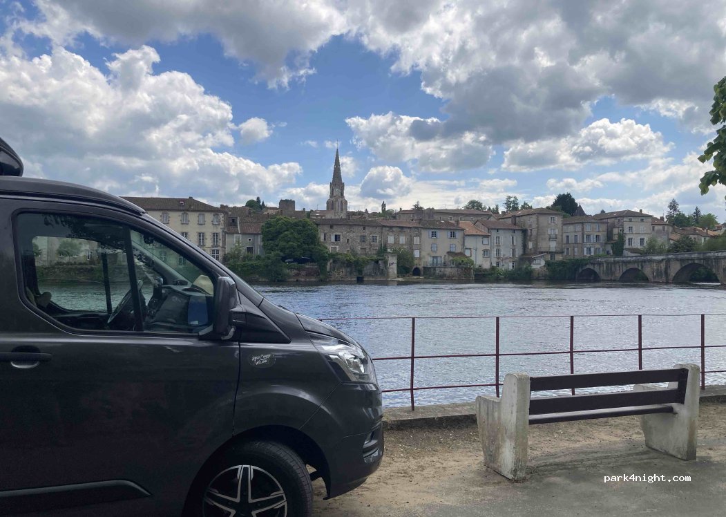 (16500) Confolens - 19 Quai Alcide Pautrot — foto