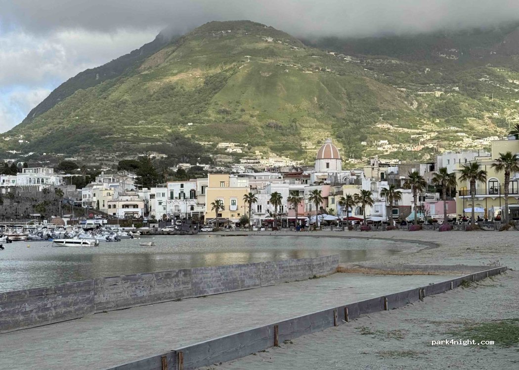 (80075) Casamicciola Terme - 9 P.zza Municipio — foto