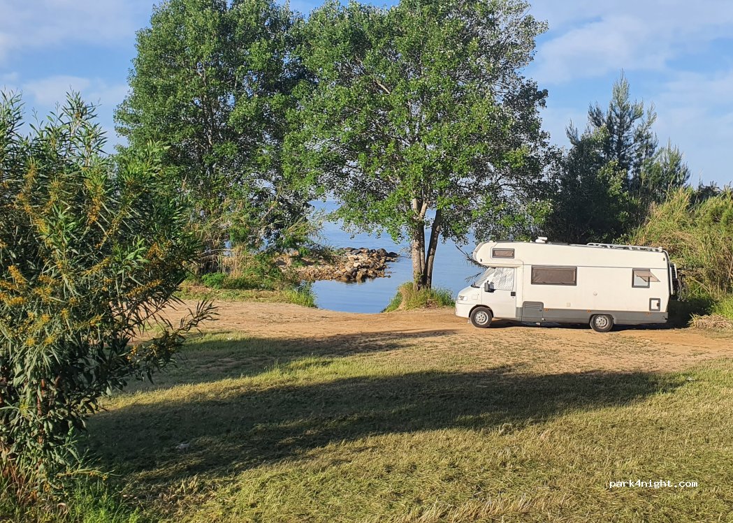 (630 85) Loutra - Unnamed road — foto