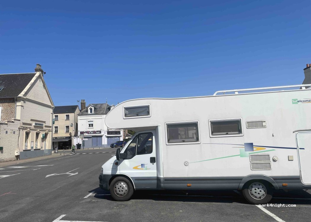 (80120) Rue - 4 Place du Général de Gaulle — foto 2