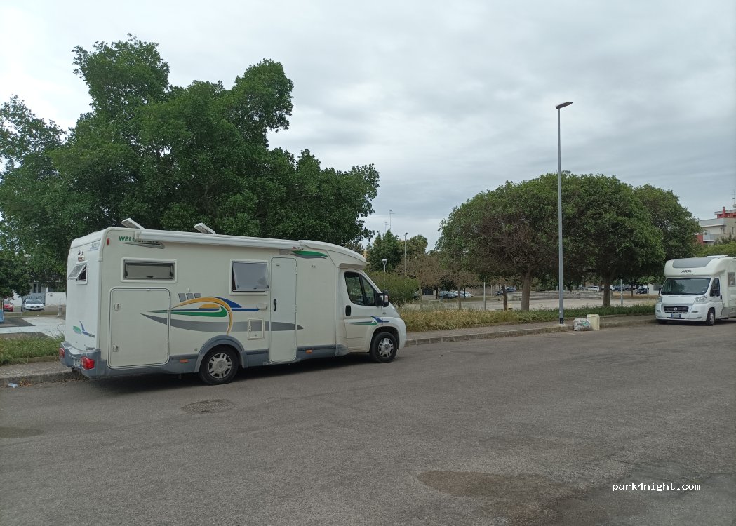 (73100) Lecce - 11 Via Tommaso Santoro — foto