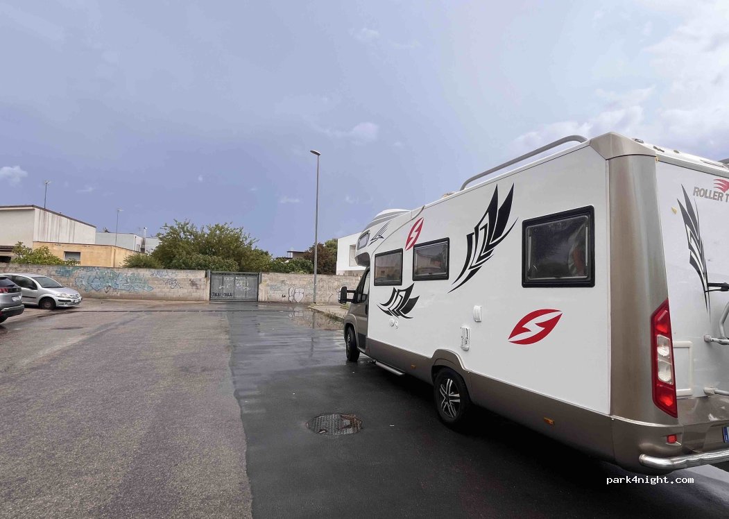 (73100) Lecce - 11 Via Tommaso Santoro — foto 2