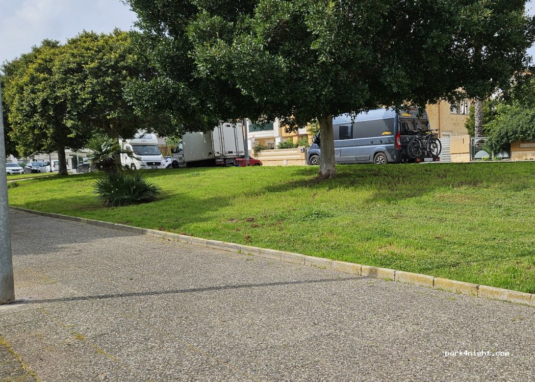 (73100) Lecce - 11 Via Tommaso Santoro — foto 4
