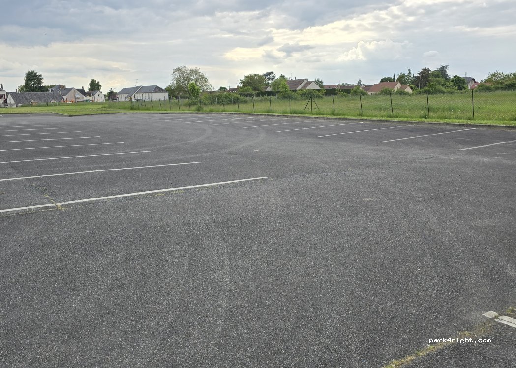 (41250) Maslives - 3 Esplanade de la République — foto 2