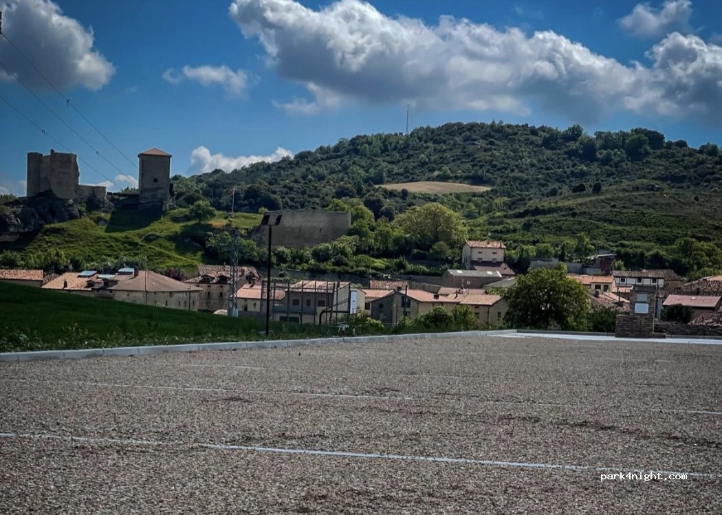 Área de autocaravanas de Santa Gadea del Cid — foto 2