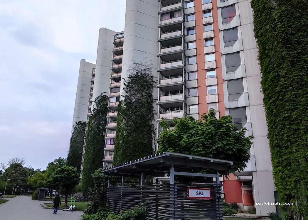 (81737) München - 42 Wilhelm-Hoegner-Straße — foto