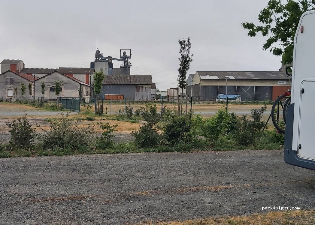(85200) Fontenay-le-Comte - 6 Impasse de la Draisine — foto 2