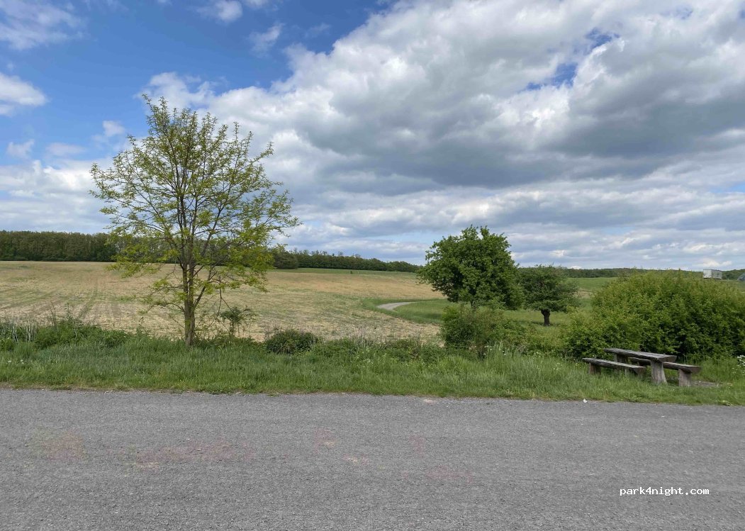 (962 51) Čabradský Vrbovok - Unnamed road — foto