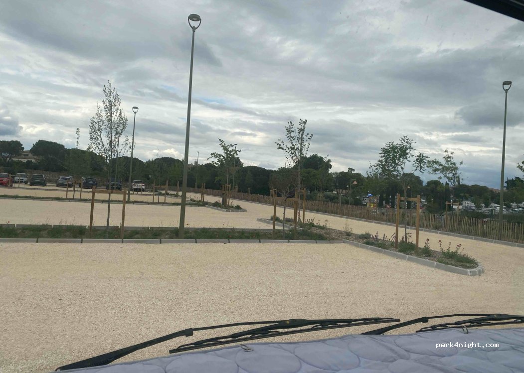 (30700) Uzès - Unnamed road — foto
