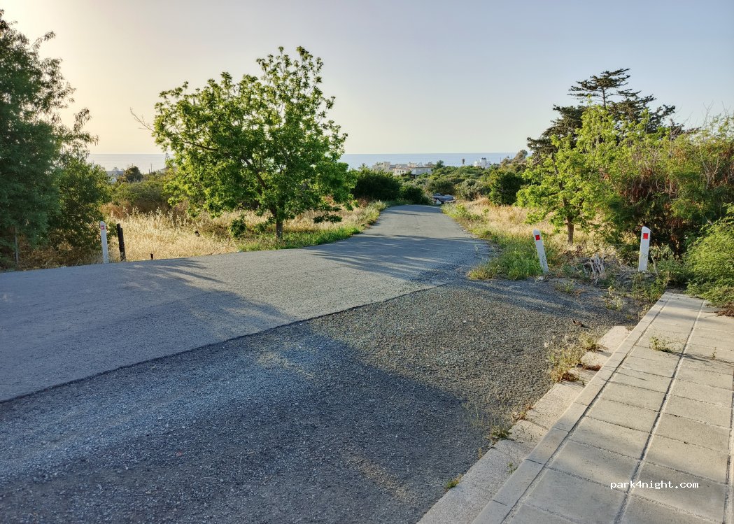 (8870) Pomos - Unnamed road — foto