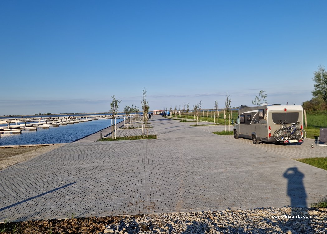 (9421) Sopron - Unnamed road — foto