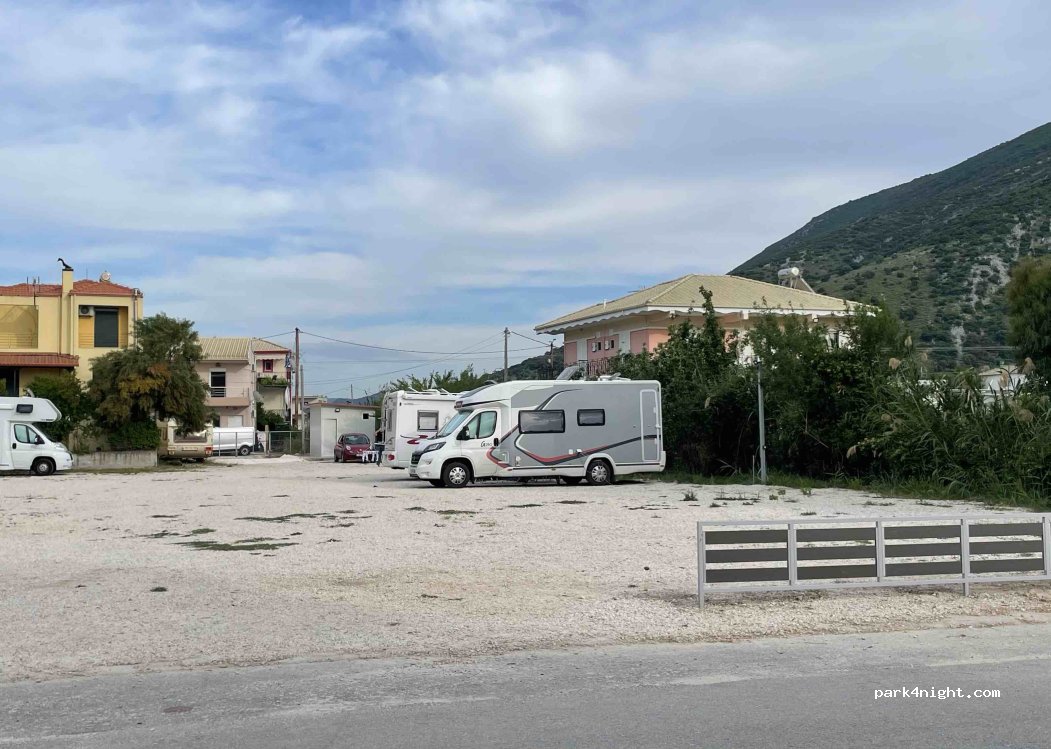 Camperstop Plataria Beach -Giannoulis — foto