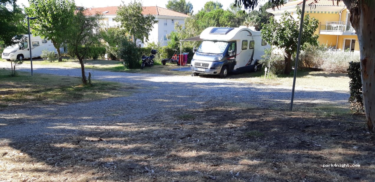 Camping Les Acacisas — foto
