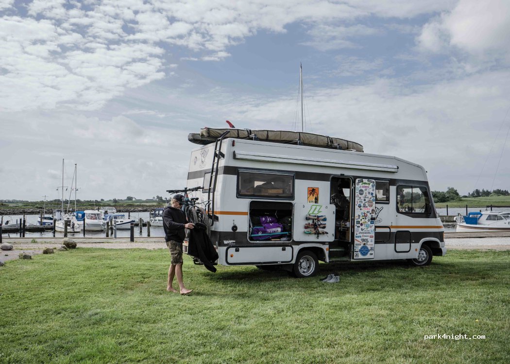 Stellplads Thissinghus Havn — foto