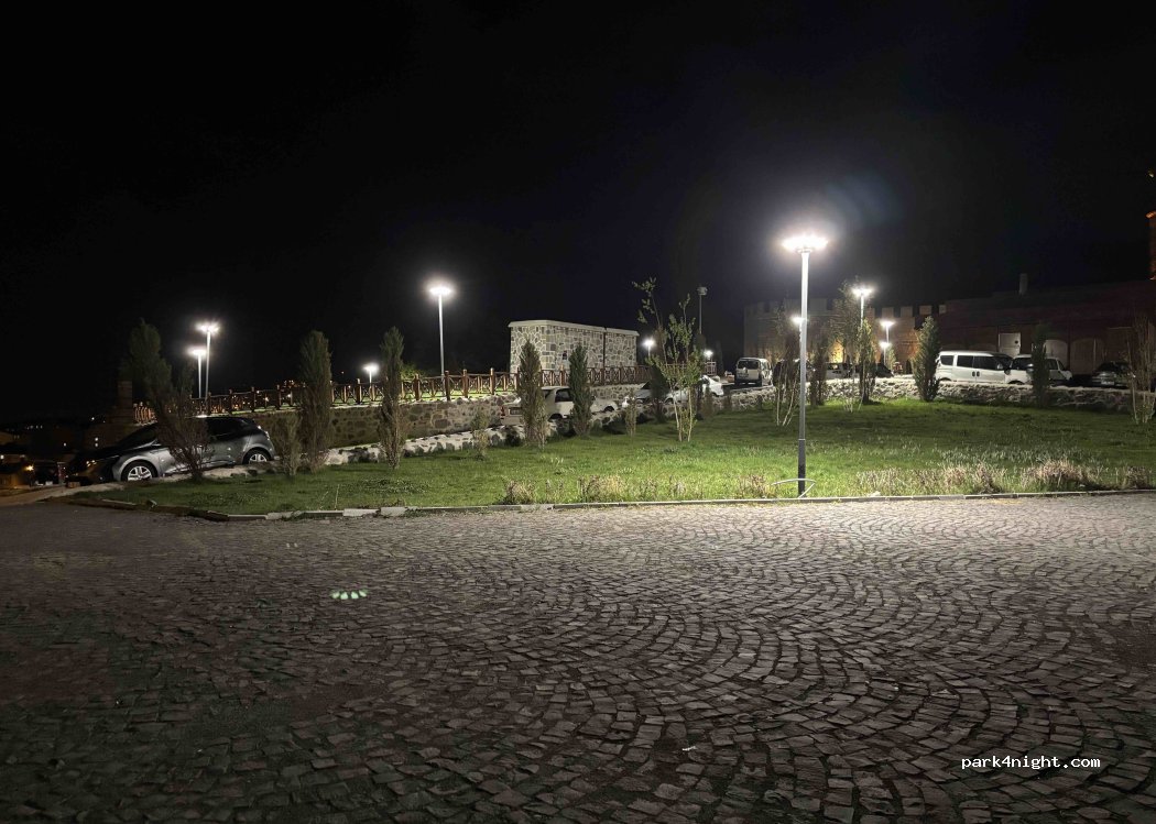 (25030) Yakutiye - 1 Camiönü Sokak — foto