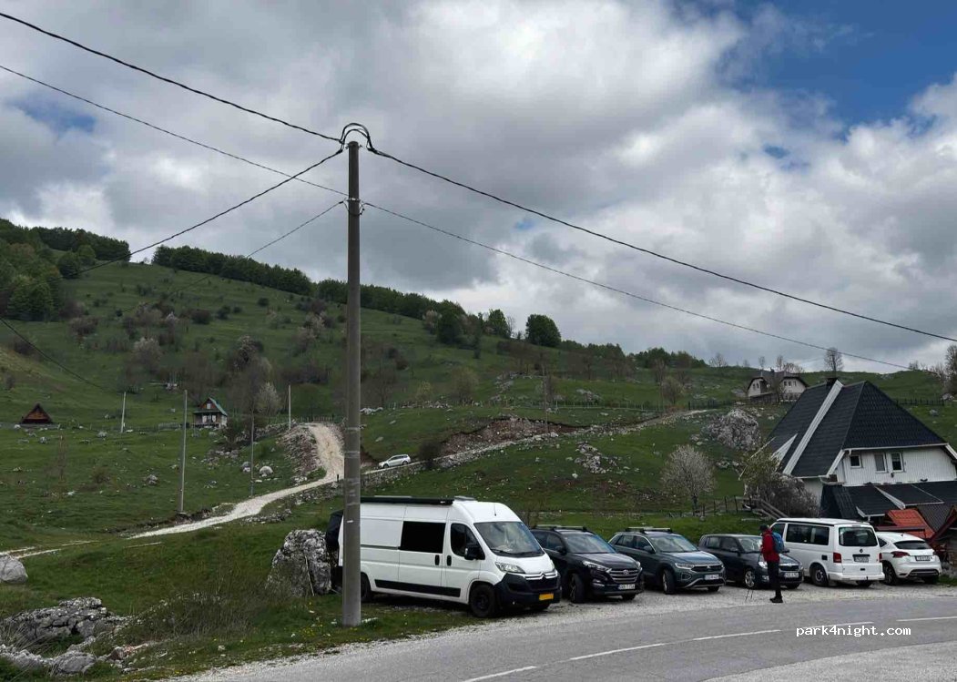 () Tušila - Unnamed Road — foto
