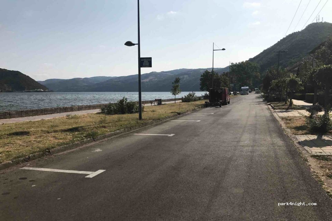 () Donji Milanovac - Kralja Petra I — foto