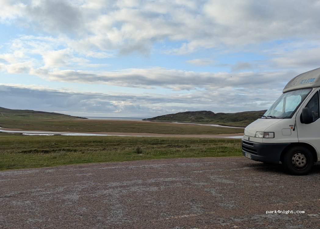 (IV26 2YT) Ullapool - Unnamed Road — foto 3