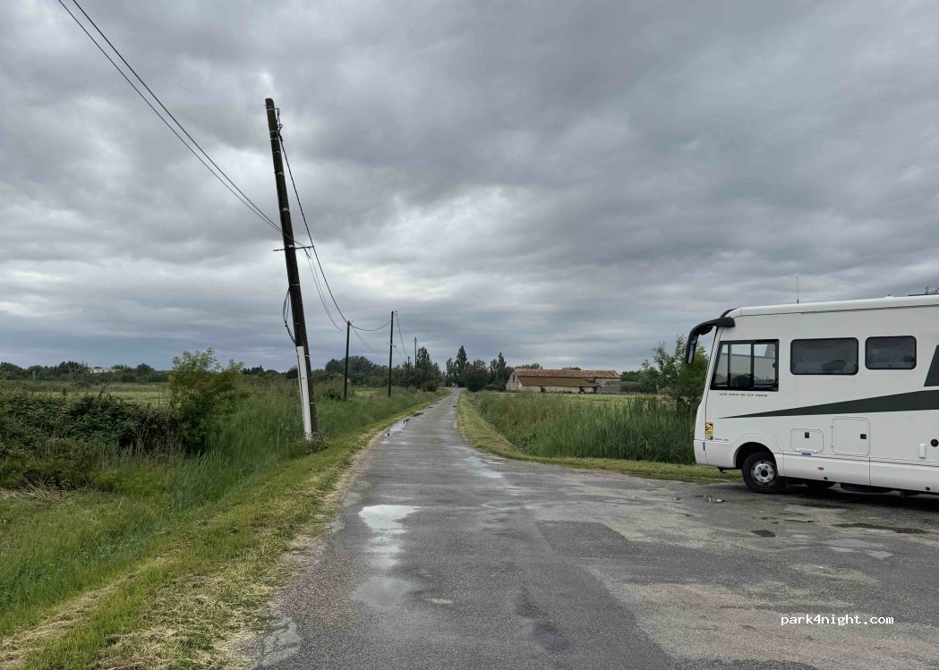 (13200) Arles - Chem. de Truchet — foto 4
