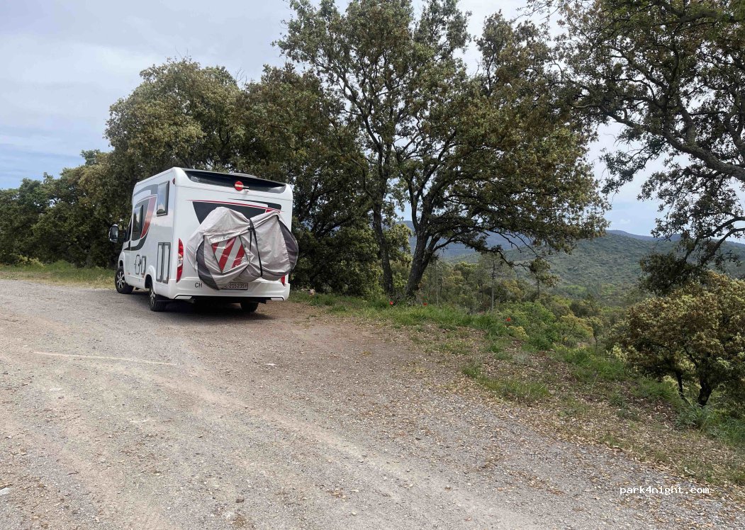 (83600) Bagnols-en-Forêt - D4 — foto