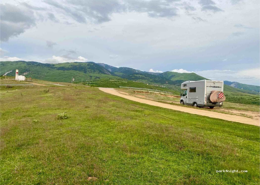 () Sllovë - Unnamed Road — foto