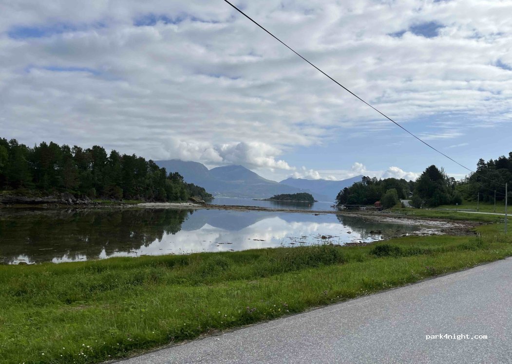 (6674) Kvisvik - 32 Sekundær Fylkesveg 298 — foto