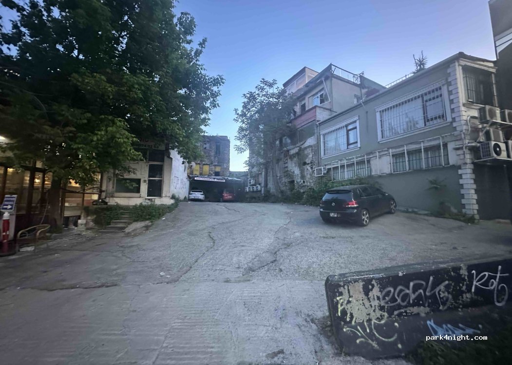 (34134) Fatih - 147 Ragıp Gümüşpala Caddesi — foto