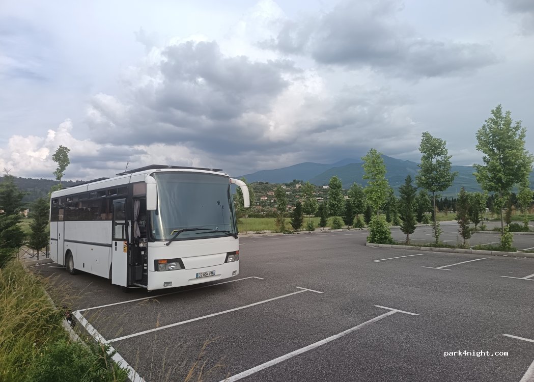 (3001) Elbasan - Rruga Nezir Muzhaqi — foto