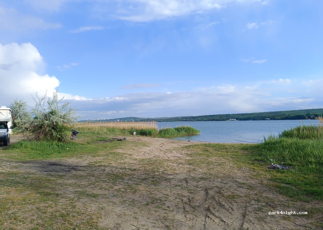 (725500) Sireți - — foto