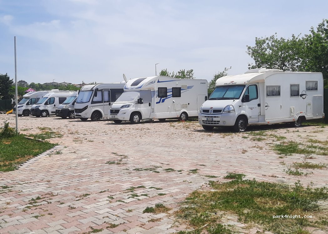 (34290) Küçükçekmece - Florya Menekşe Ykş. — foto 4