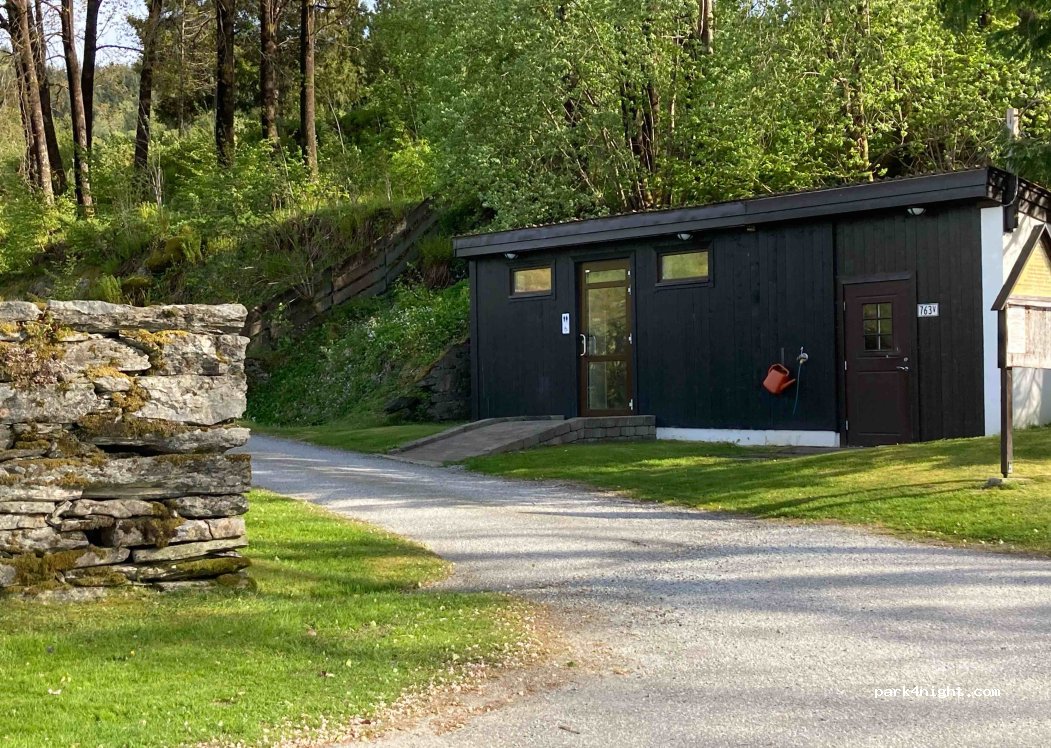 (5281) Valestrandsfossen - Hamrenesvegen — foto
