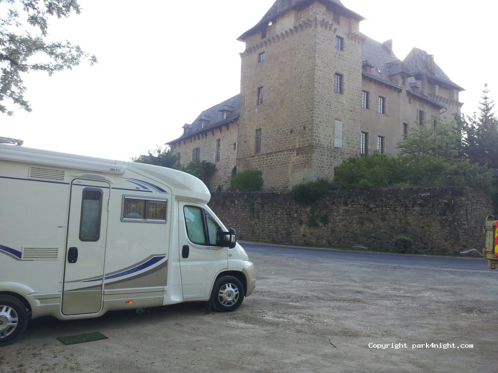 (12140) Entraygues-sur-Truyère - Rue de la Grave — foto