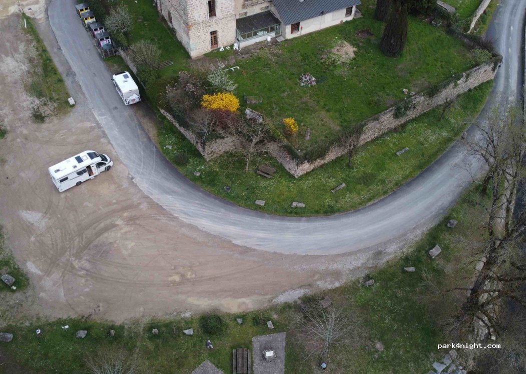 (12140) Entraygues-sur-Truyère - Rue de la Grave — foto 3