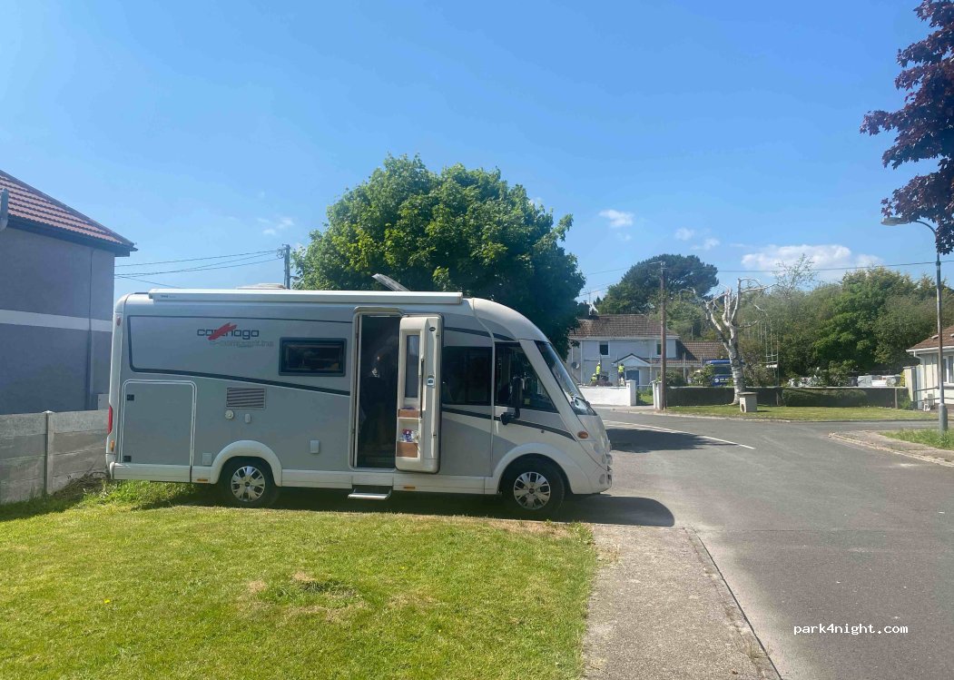 (T23 RX74) Cork - 3 Groves Court — foto