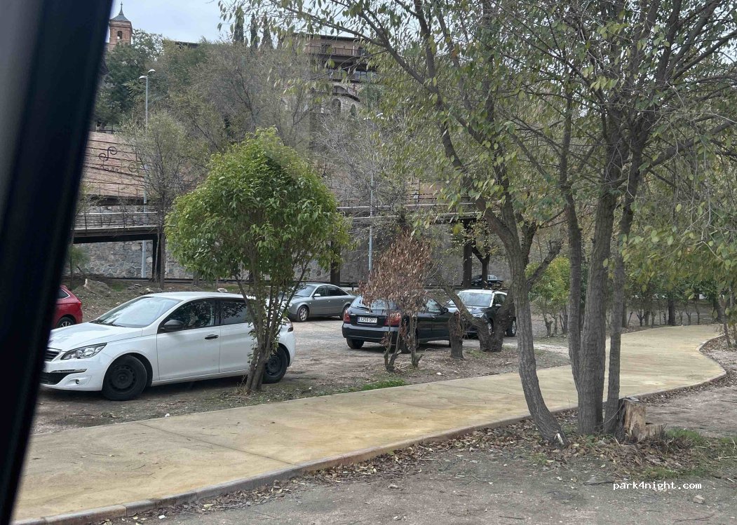 (45004) Toledo - 1 Avenida de Mas de Rivero — foto