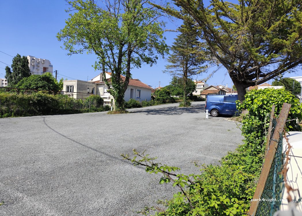 (17200) Royan - 11 Rue Pourteau de Mons — foto 3