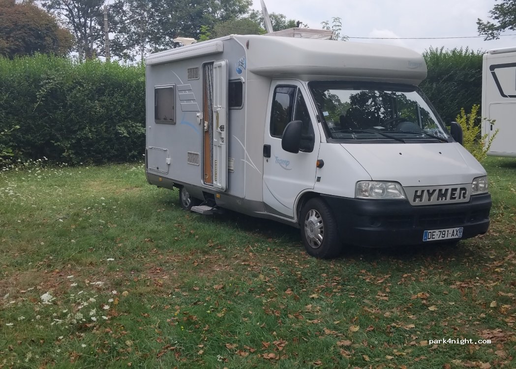 Aire de camping-car Lacroix-Barrez — foto 4