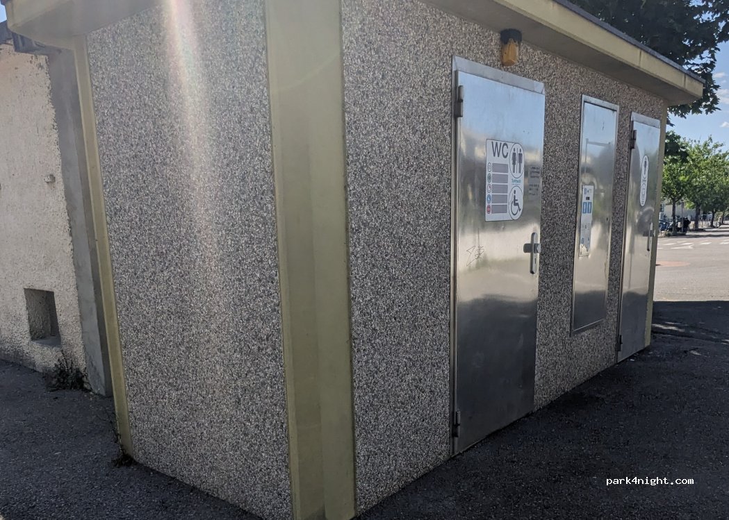 (07150) Vallon-Pont-d'Arc - 11 Avenue Jean Jaurès — foto 2