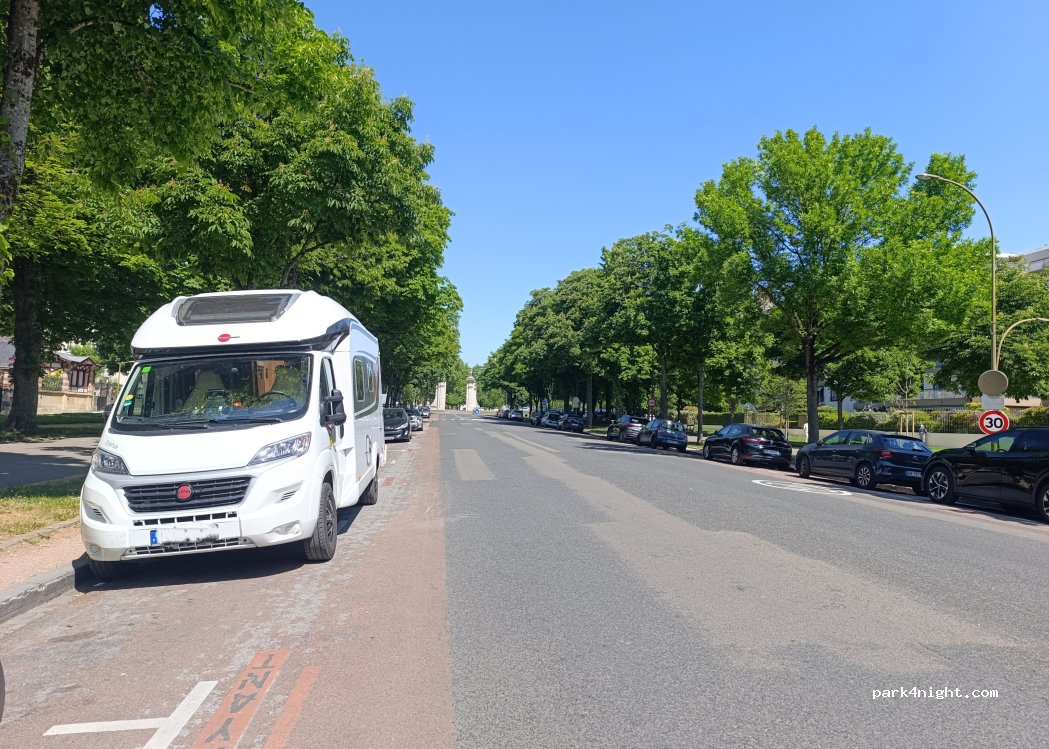 (21000) Dijon - 8 Cours Général de Gaulle — foto