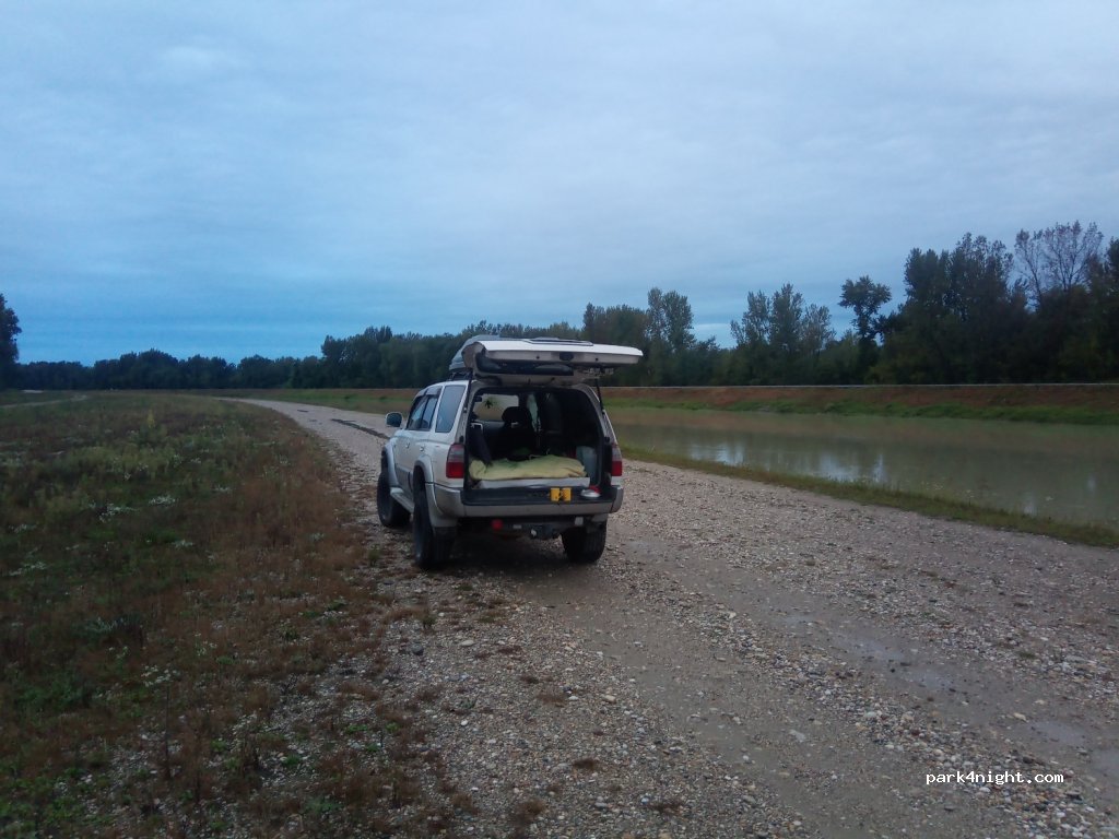 (42233) Hrženica - Unnamed Road — foto
