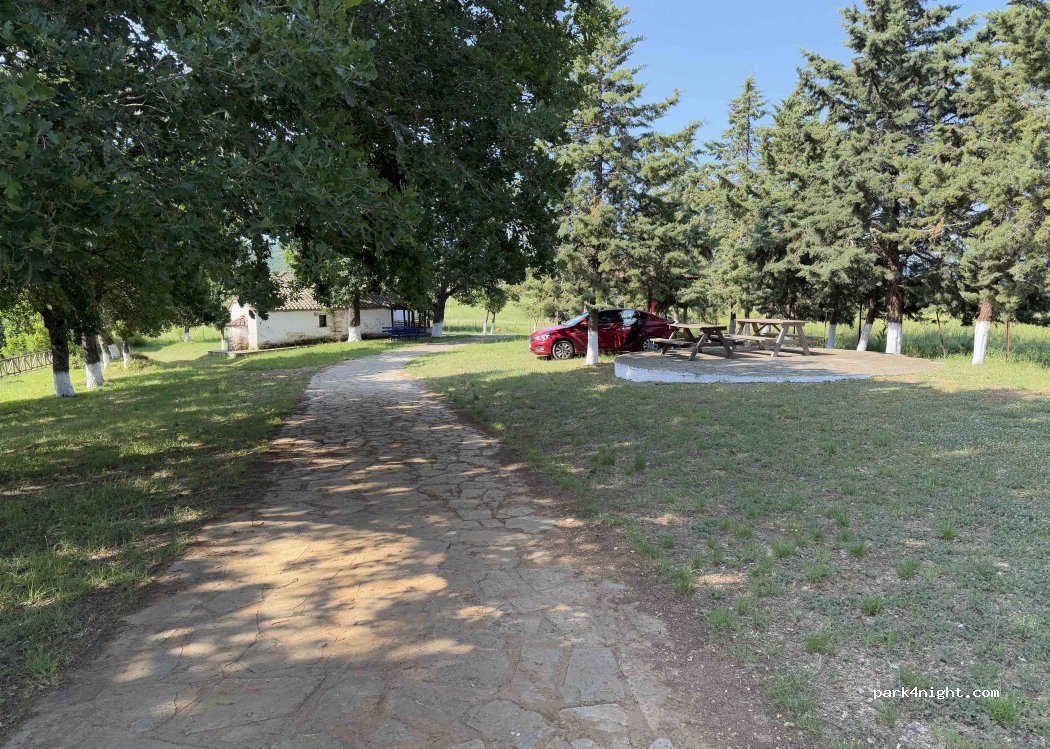 (630 74) Aristotelis - Unnamed Road — foto