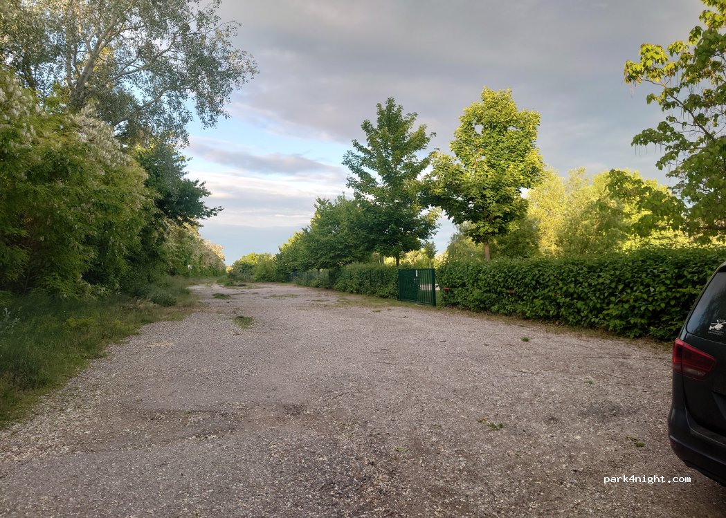 (3481) Fels am Wagram - Seeallee — foto