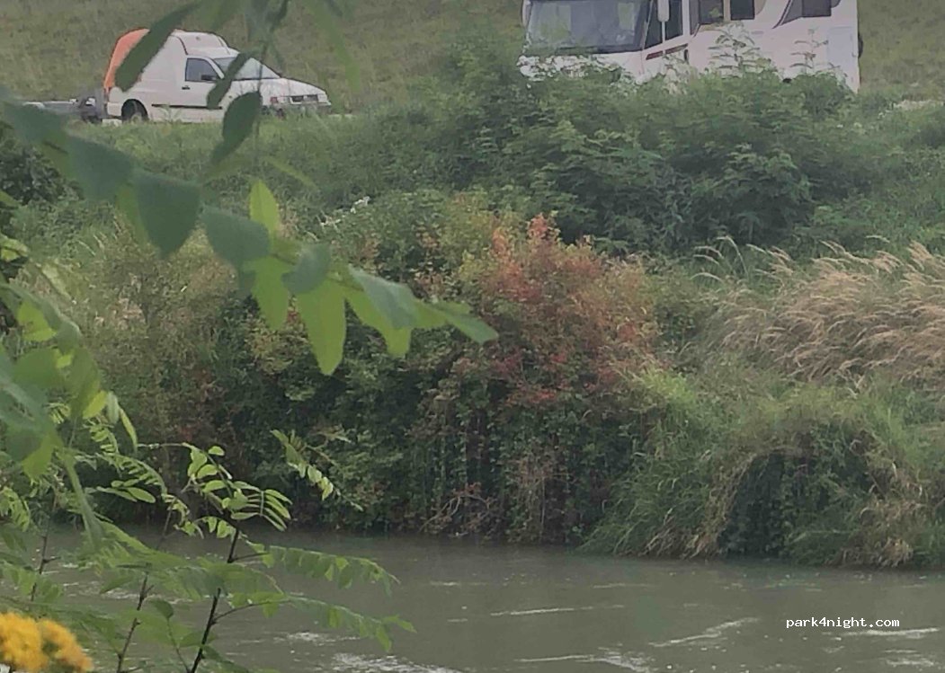 () Krems an der Donau - Unnamed Road — foto 4