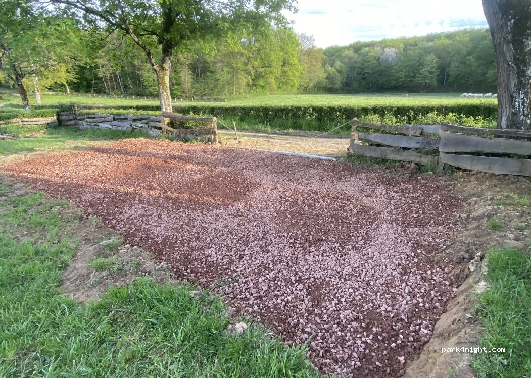(71420) Perrecy-les-Forges - 324 Le Bois Rondot — foto