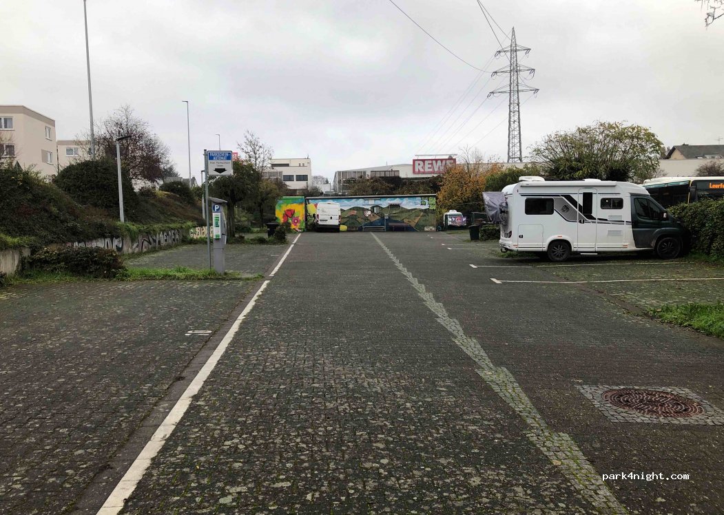 Wohnmobilstellplatz P2 Weinhohle — foto 2