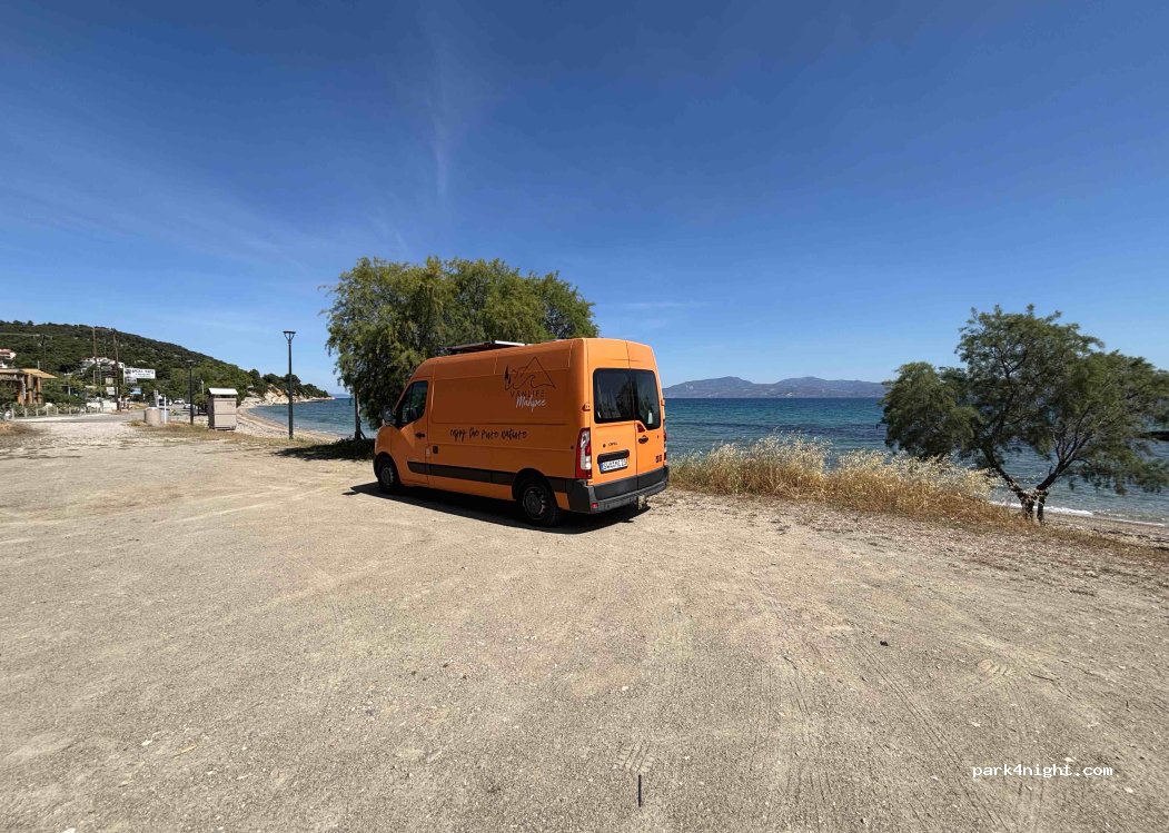 (350 01) Malesina - Unnamed Road — foto
