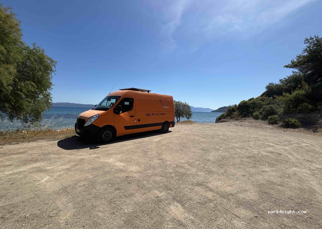 (350 01) Malesina - Unnamed Road — foto 2